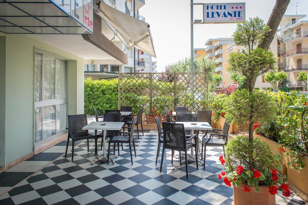 Hotel Levante Sul Mare Лидо ди Савио Екстериор снимка
