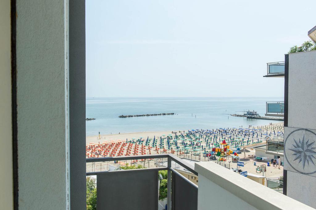 Hotel Levante Sul Mare Лидо ди Савио Екстериор снимка