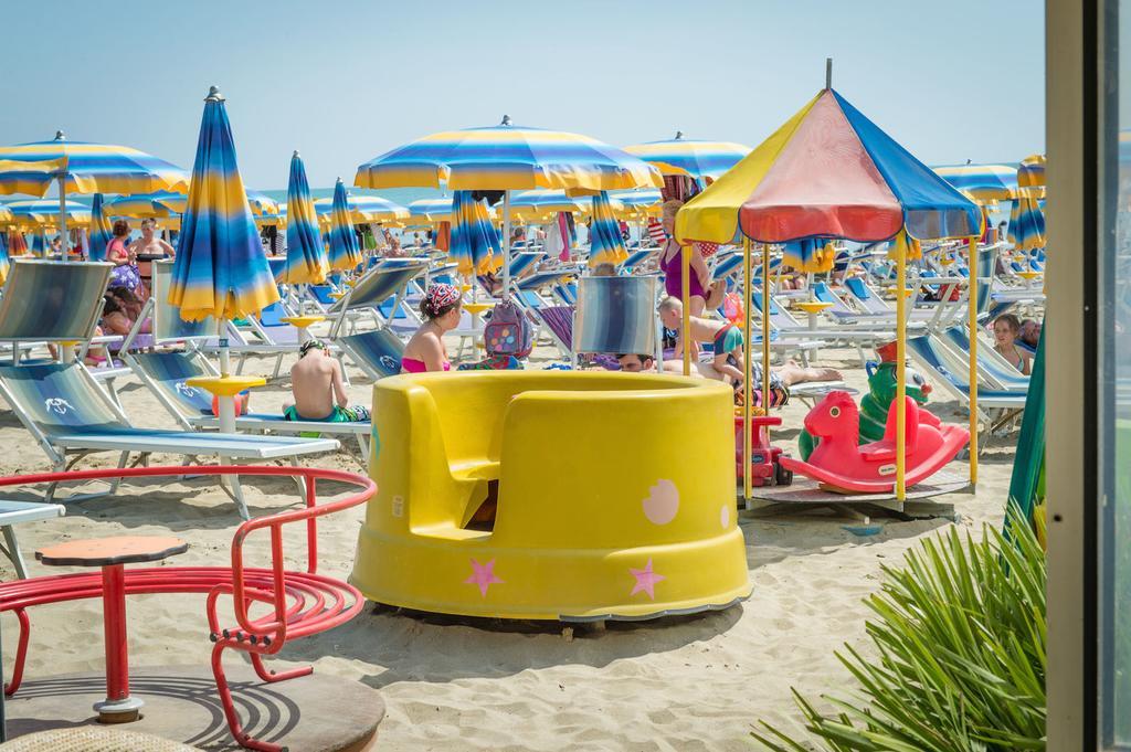 Hotel Levante Sul Mare Лидо ди Савио Екстериор снимка