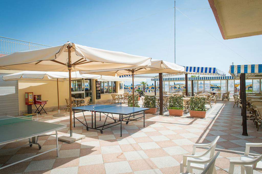 Hotel Levante Sul Mare Лидо ди Савио Екстериор снимка