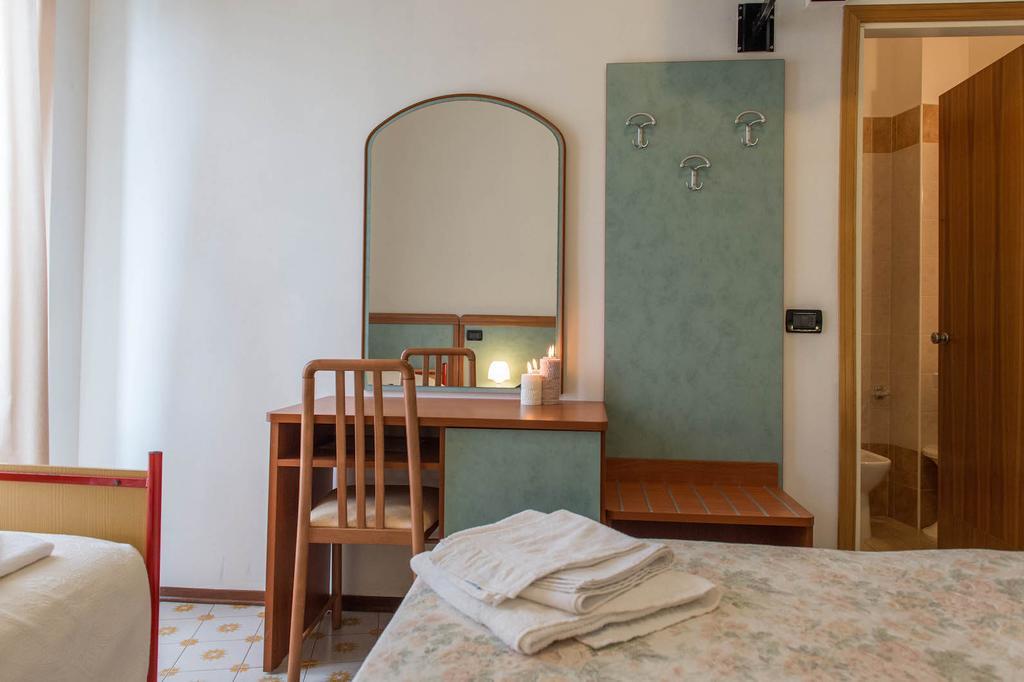 Hotel Levante Sul Mare Лидо ди Савио Екстериор снимка