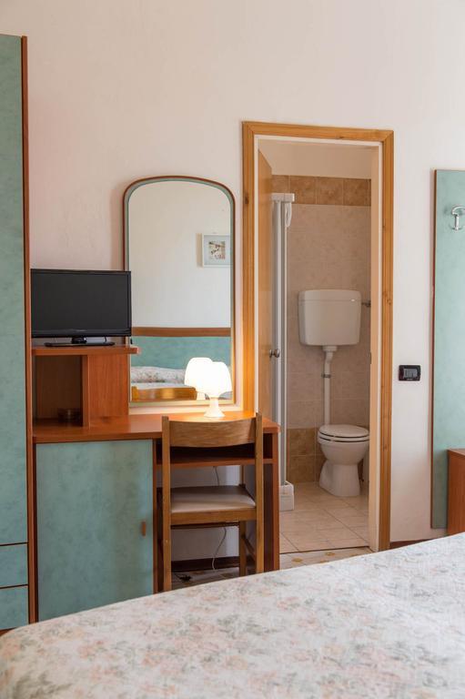 Hotel Levante Sul Mare Лидо ди Савио Екстериор снимка