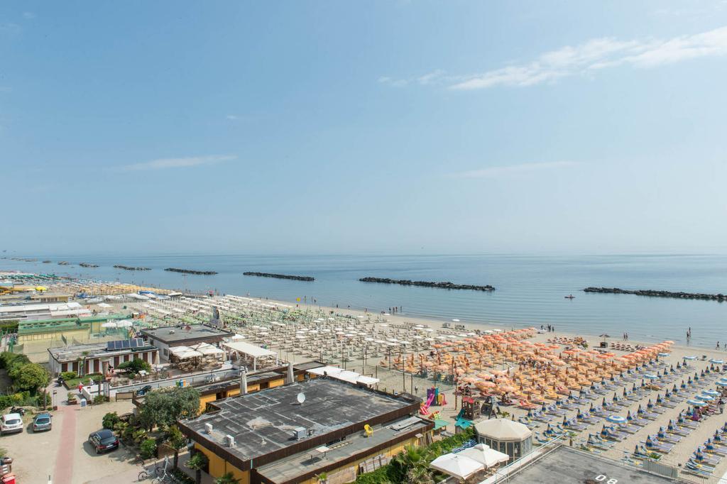 Hotel Levante Sul Mare Лидо ди Савио Екстериор снимка