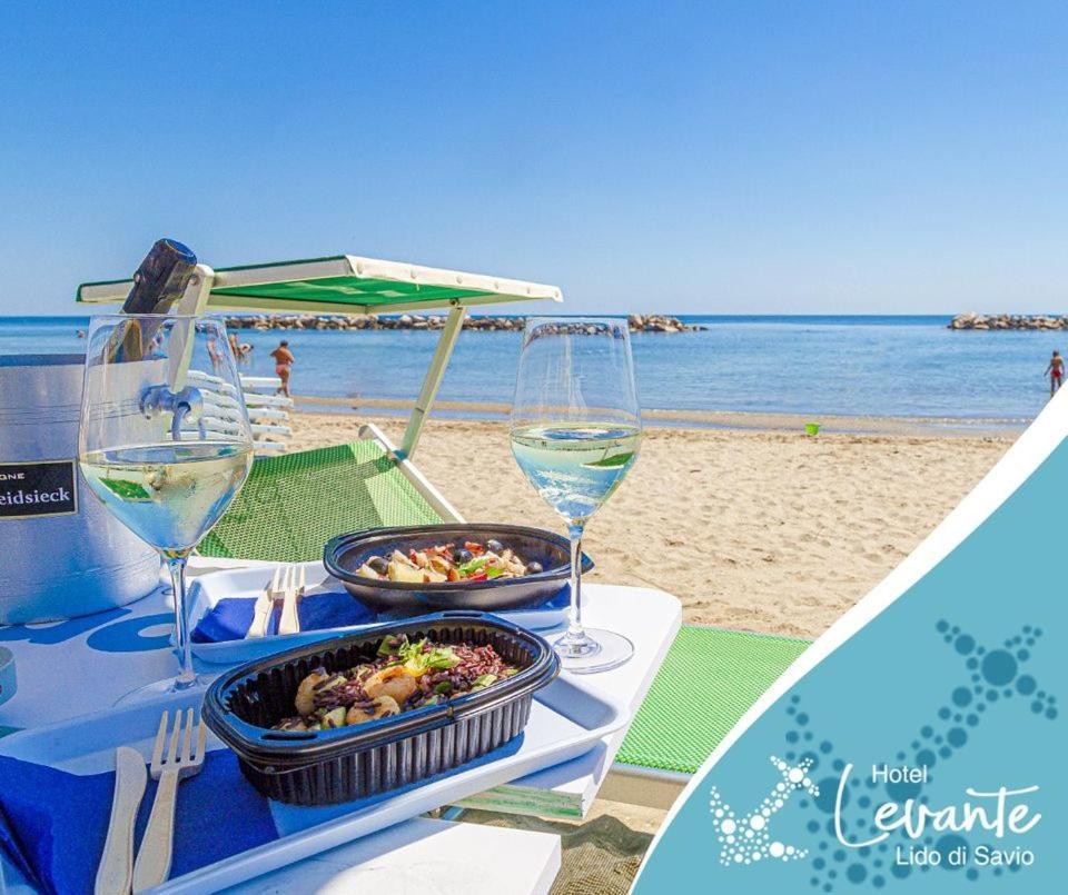 Hotel Levante Sul Mare Лидо ди Савио Екстериор снимка