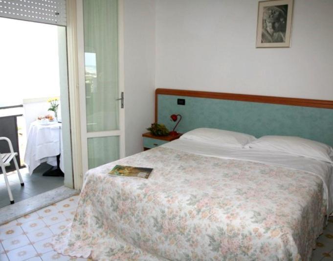 Hotel Levante Sul Mare Лидо ди Савио Екстериор снимка